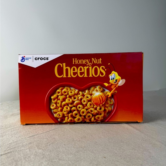 Honey Nut Cheerios Crocs - Special Edition - RARE!! - Picture 2 of 10